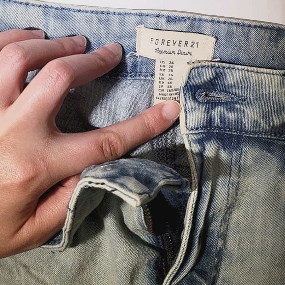 Rare Vintage Forever 21 Distressed Shorts - Picture 2 of 5